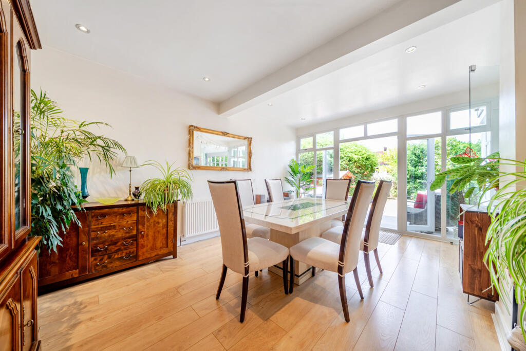 House in Bromley - View 4