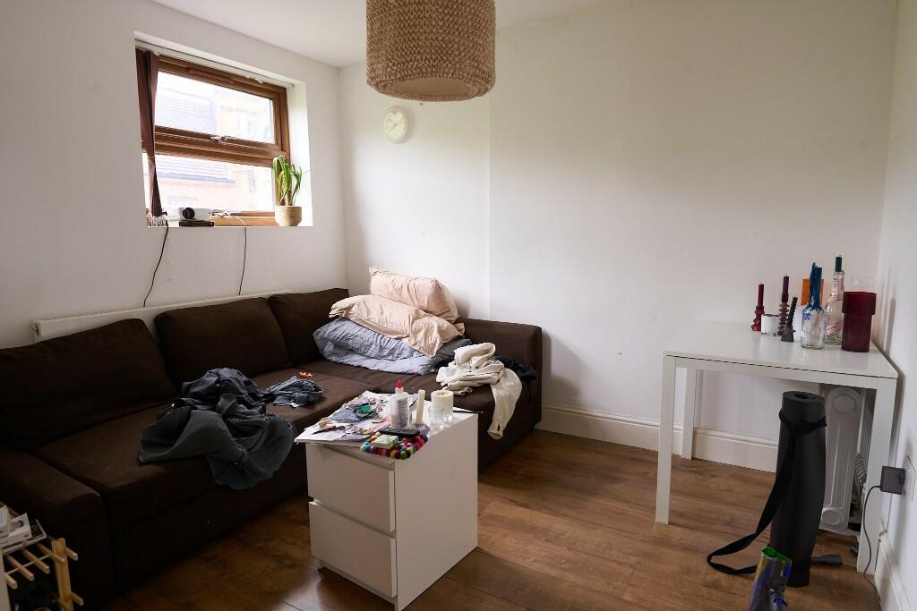 Casson Street, London, E1 photo 2