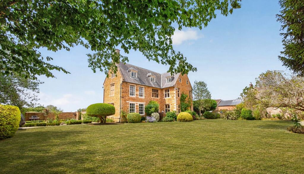 6-bed detached on Ecton, Northamptonshire, NN6, £1,250,000