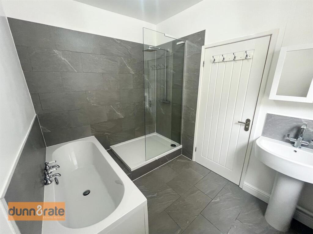 House in Stoke-on-Trent - More
