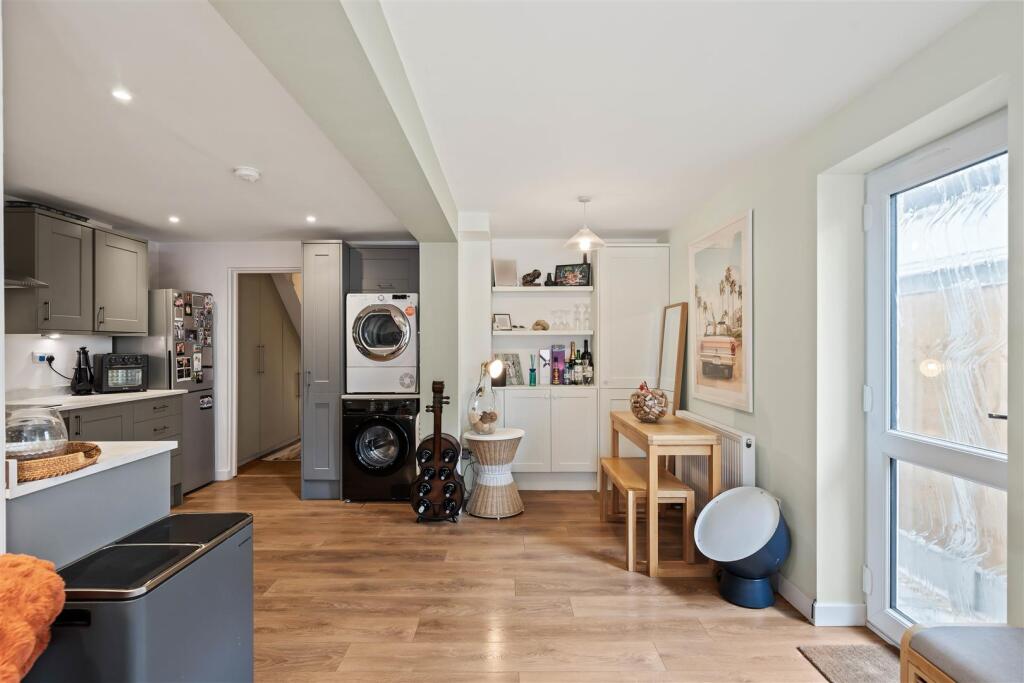 Apartment in London - View 3
