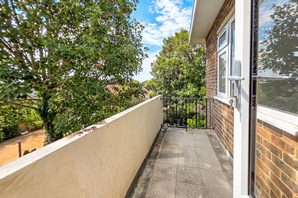Apartment in Brighton - More