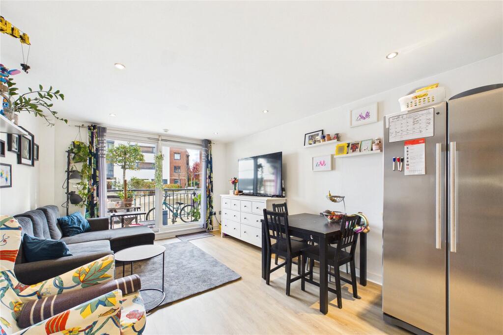 Southwell Park Road, Camberley, Surrey, GU15 photo 2