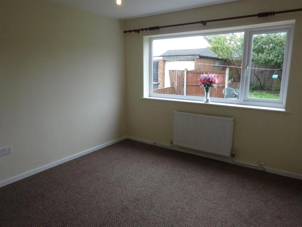 South Parade, Pensarn, Abergele, LL22 photo 4