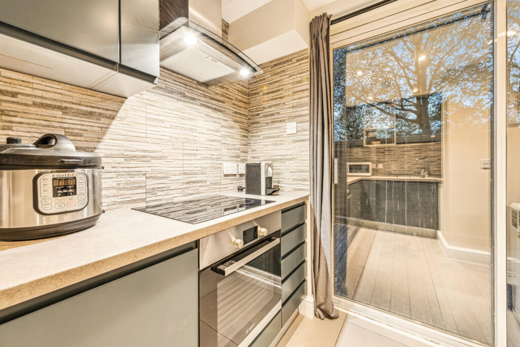 3 bedroom flat for rent