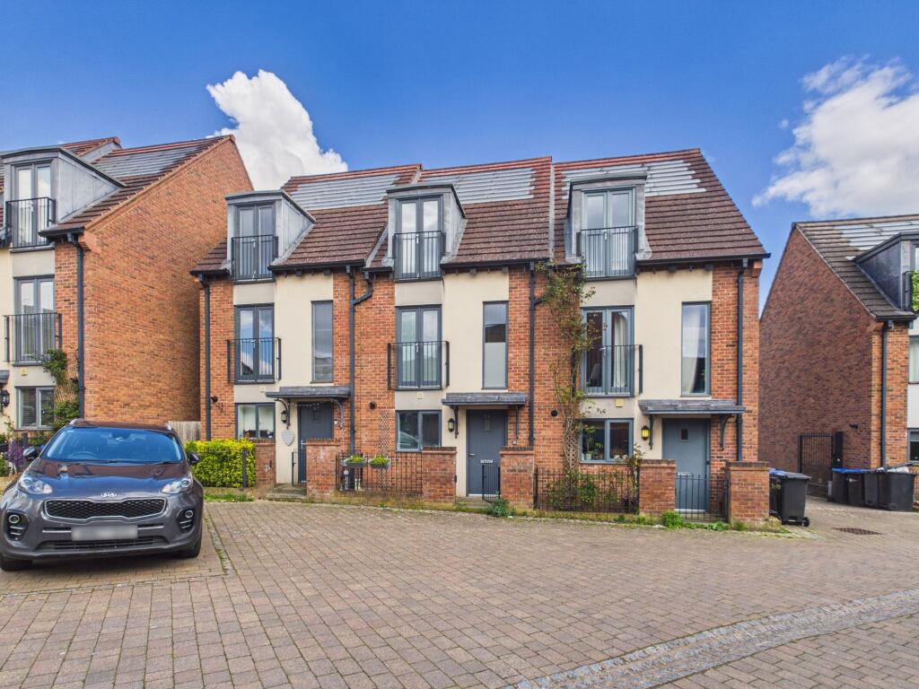 Main image of property: Samwell Lane, Upton, NN5