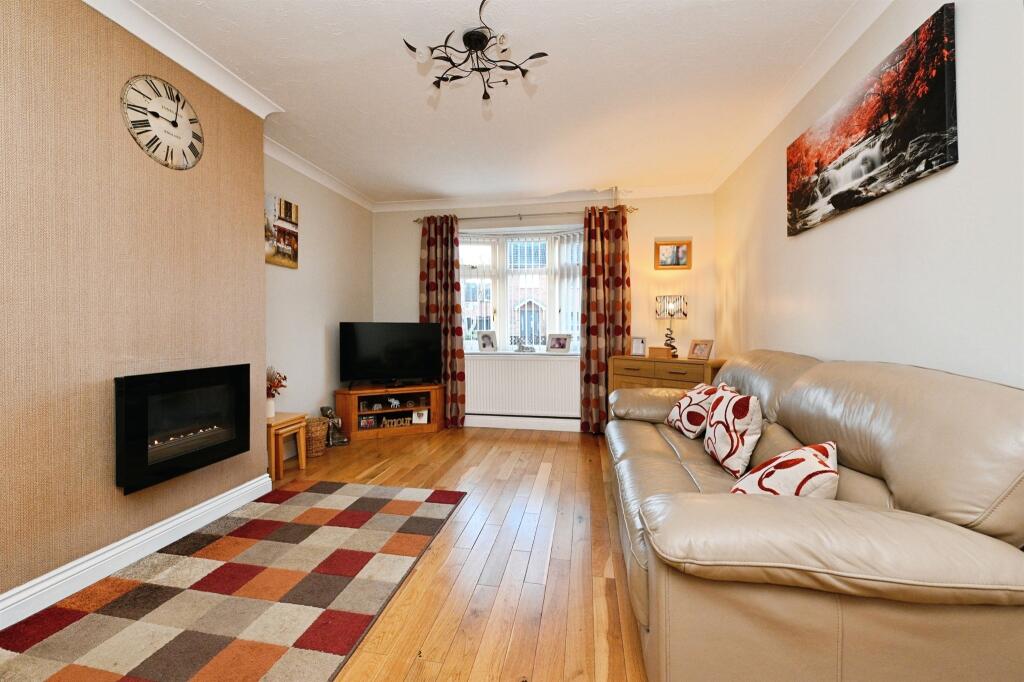 Burghley Road, South Wootton, King's Lynn photo 3