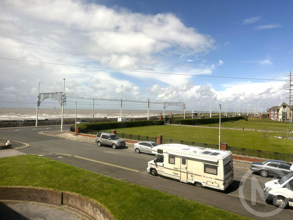 Pembroke Court, Queens Promenade, Bispham photo 4