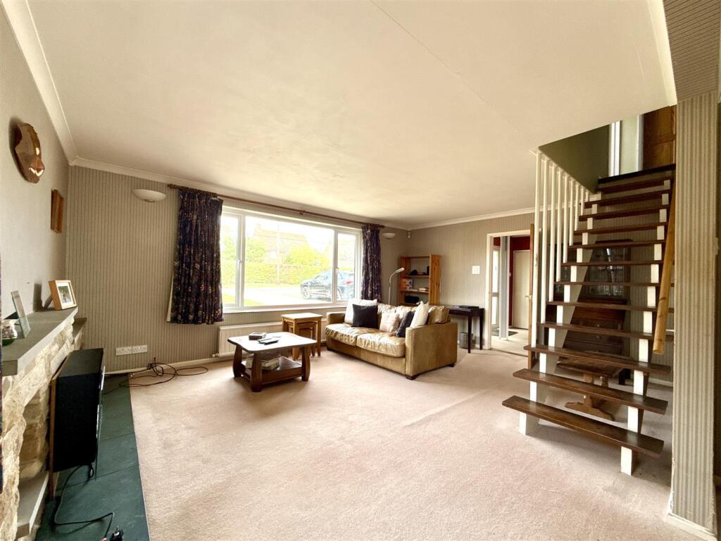 House in Ringshall - View 3