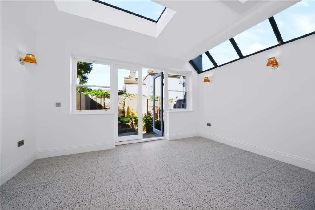 House in London - View 4