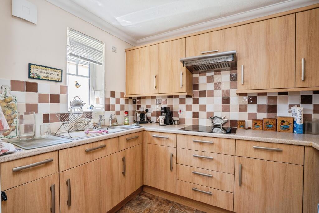 New Brighton Road, Emsworth, Hampshire, PO10 - View 4