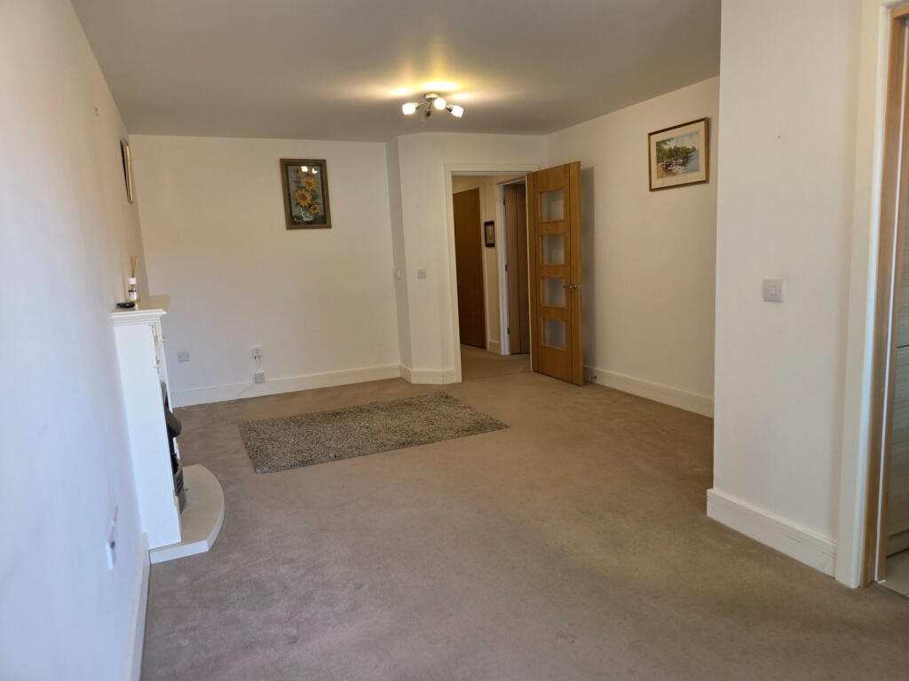 Apartment in Tonbridge - More