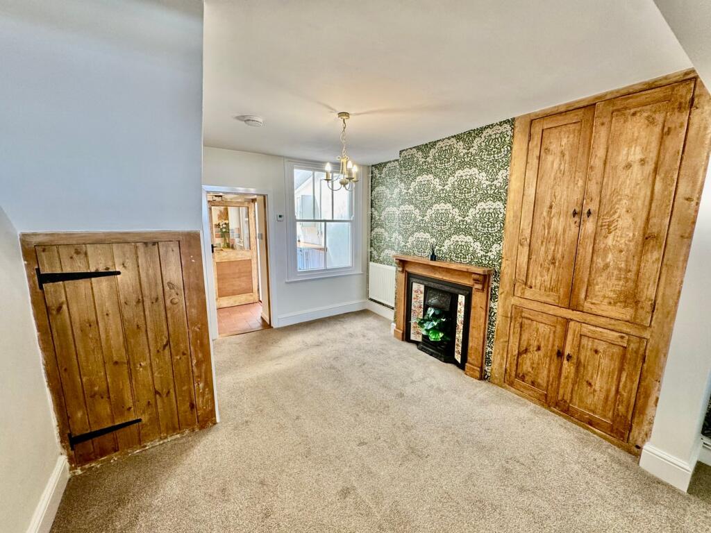 House in Irchester, North Northamptonshire - More