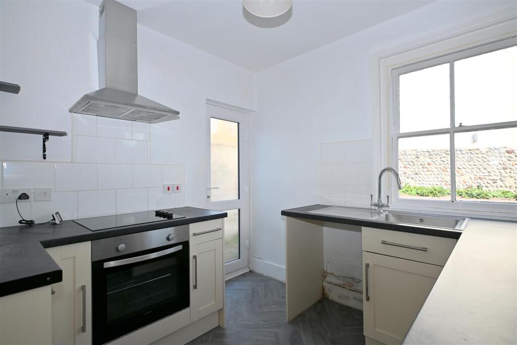 House in Eastbourne, Little Chelsea, Old Town - More