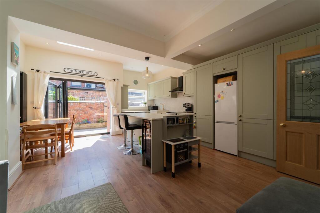 Lynton Road, Chorlton photo 4