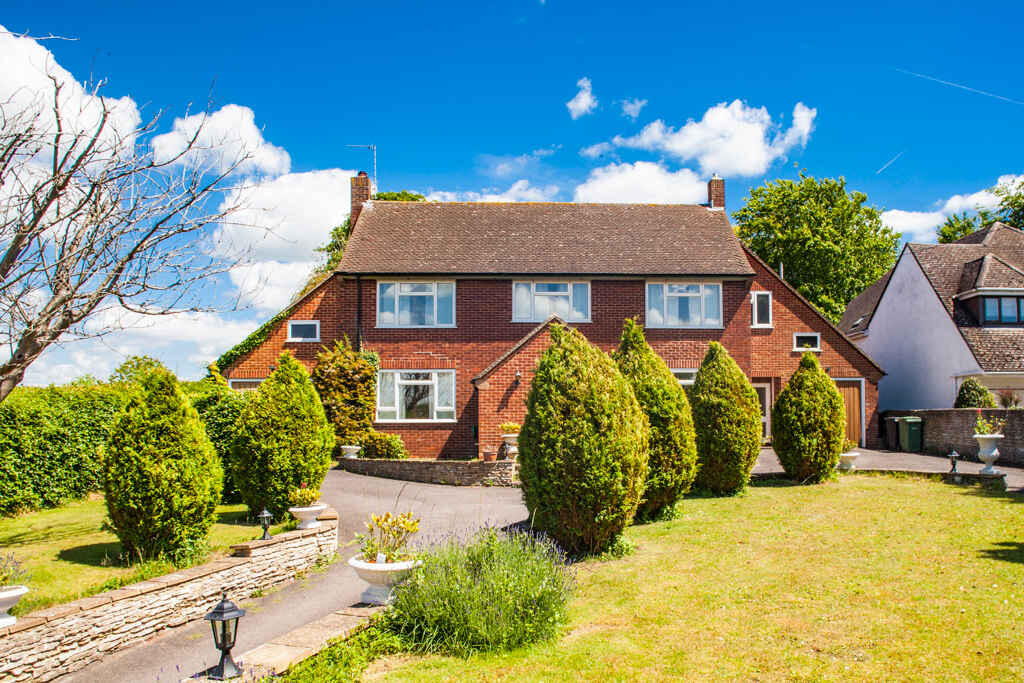 Main image of property: 86 Wallingford Road, Goring on Thames