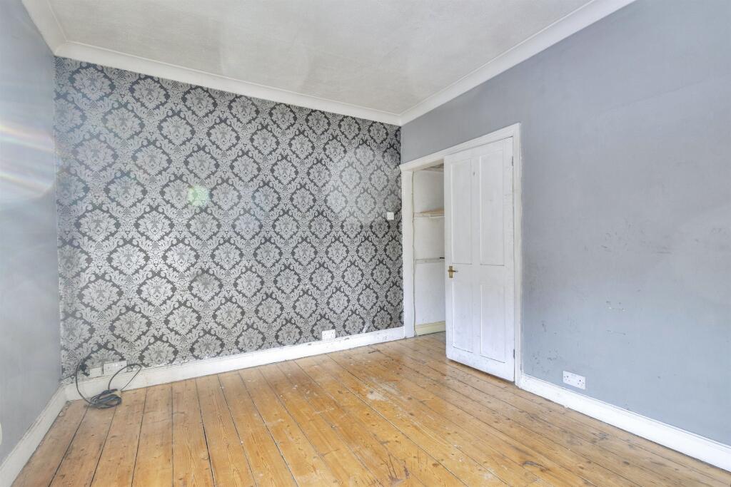 House in Northampton, St David's, Kingsthorpe - More