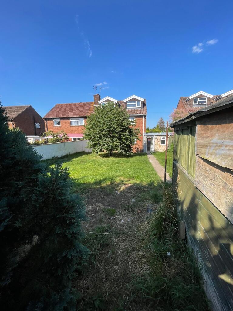 6 bedroom house for rent