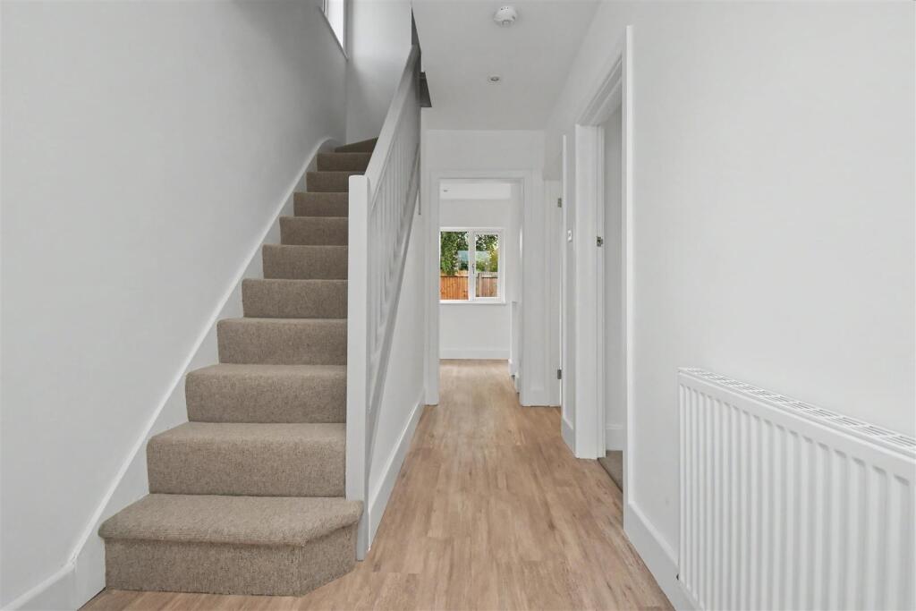 House in Northampton, North Northamptonshire - View 5
