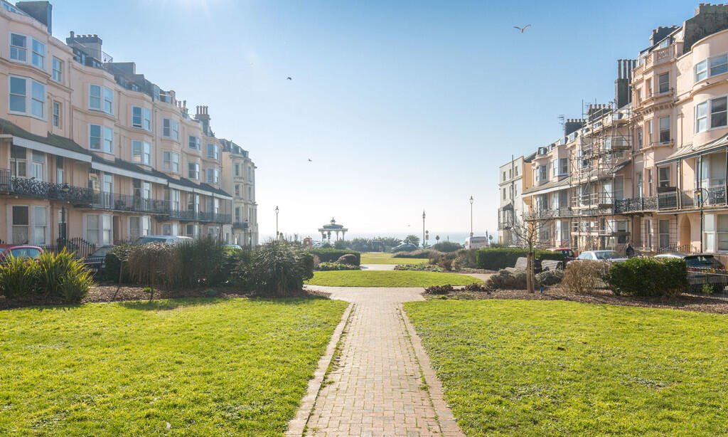 Bedford Square, Brighton, BN1 2PL photo 4