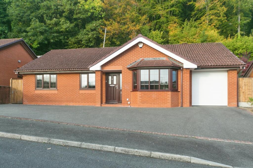 3-bed bungalow on Lon Dderwen, Abergele, Conwy, LL22, £325,000