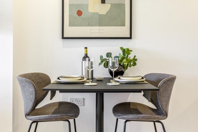 Apartment in Slough - View 4