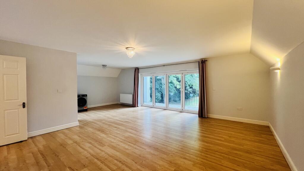 Court Road, Maidenhead - View 5
