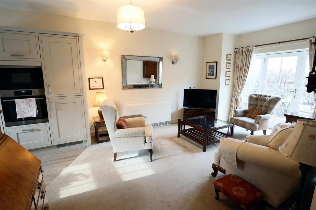 Huntsmans Drive, Oakham, Rutland photo 4