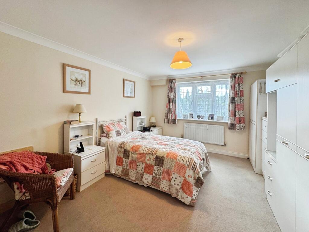 Apartment in Guildford - View 4