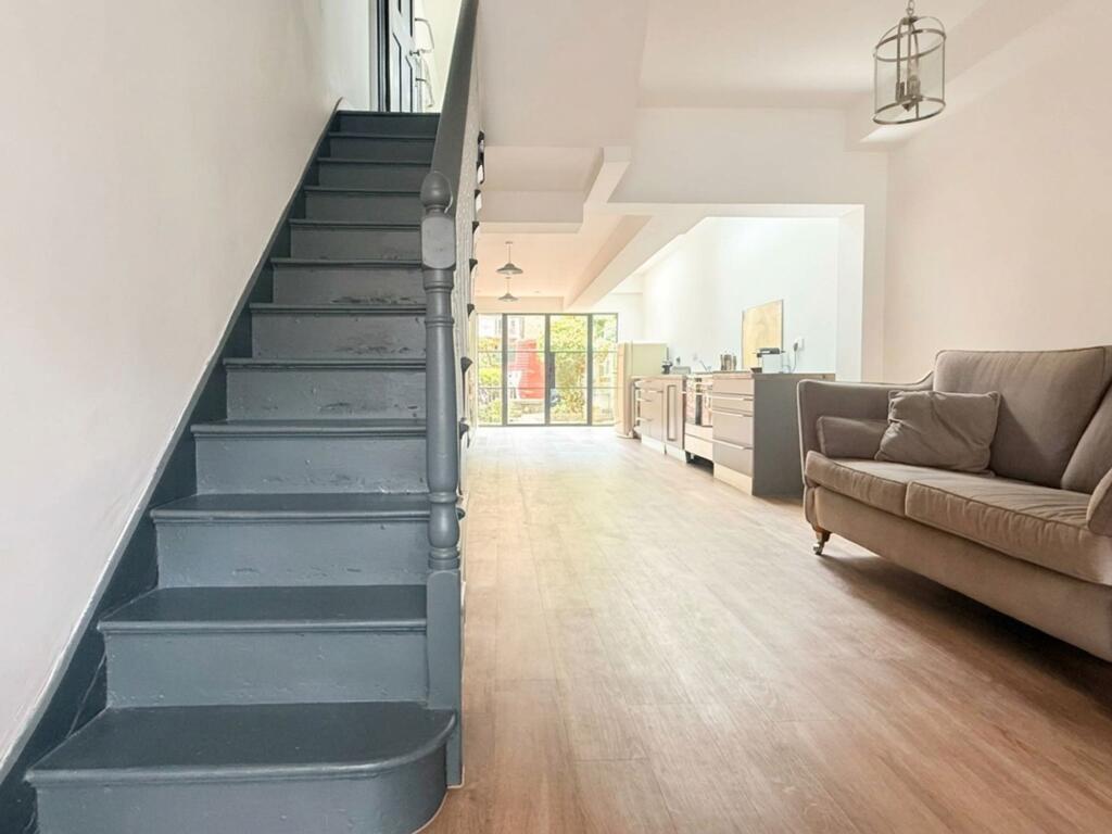 House in Canterbury - More