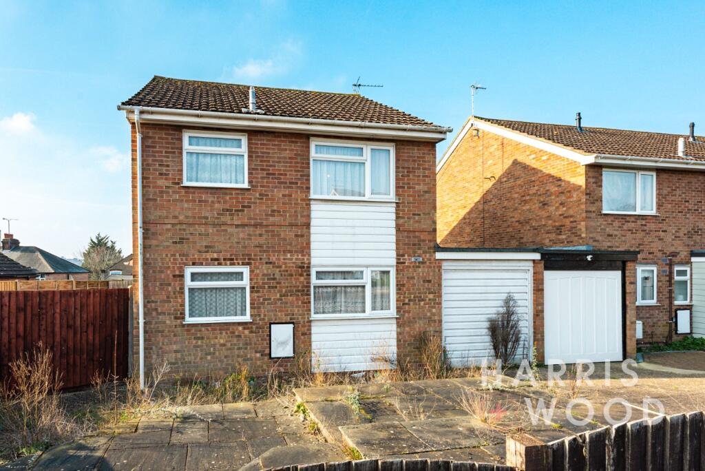 3-bed detached on Howe Close, Colchester, Essex, £265,000