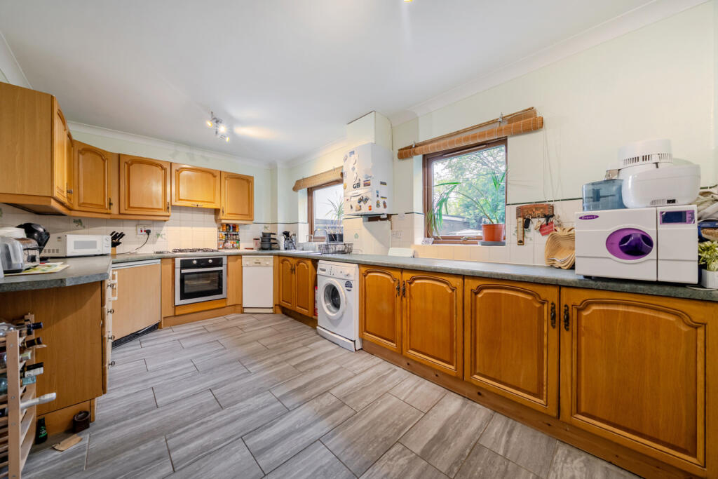 House in Sidcup, Blackfen - View 3