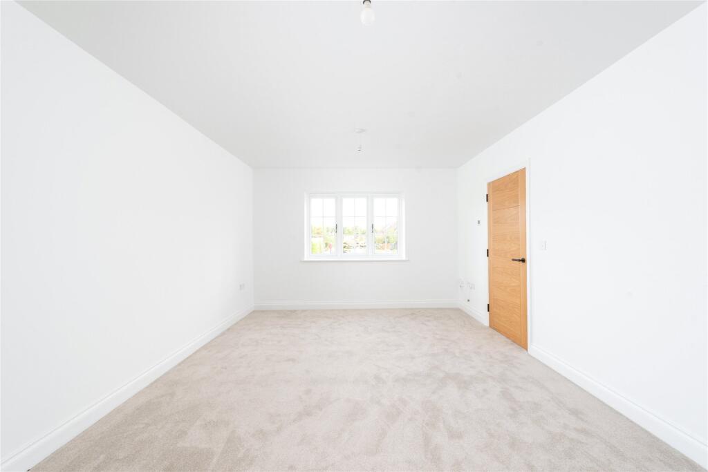 House in Thornborough, Lower End - More