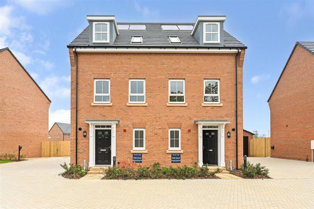 Main image of property: 41 Daffodil Avenue, North Bersted