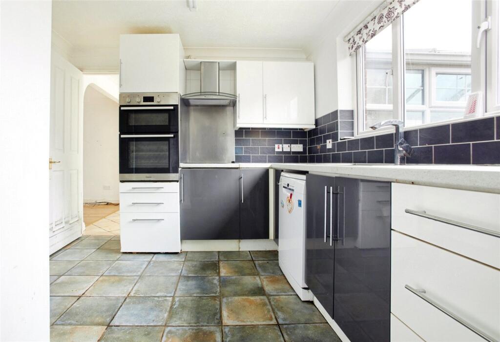 Jones Square, Selsey, Chichester, West Sussex, PO20 - View 3