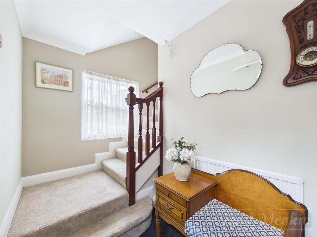 Doble Court, Sanderstead photo 4