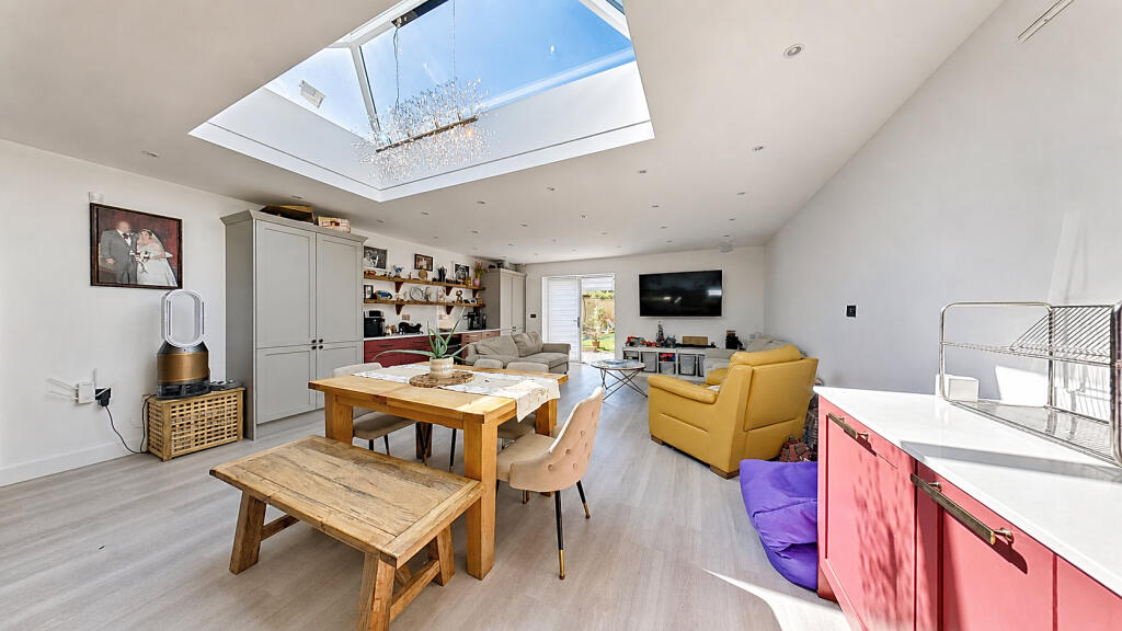 House in Canterbury - More