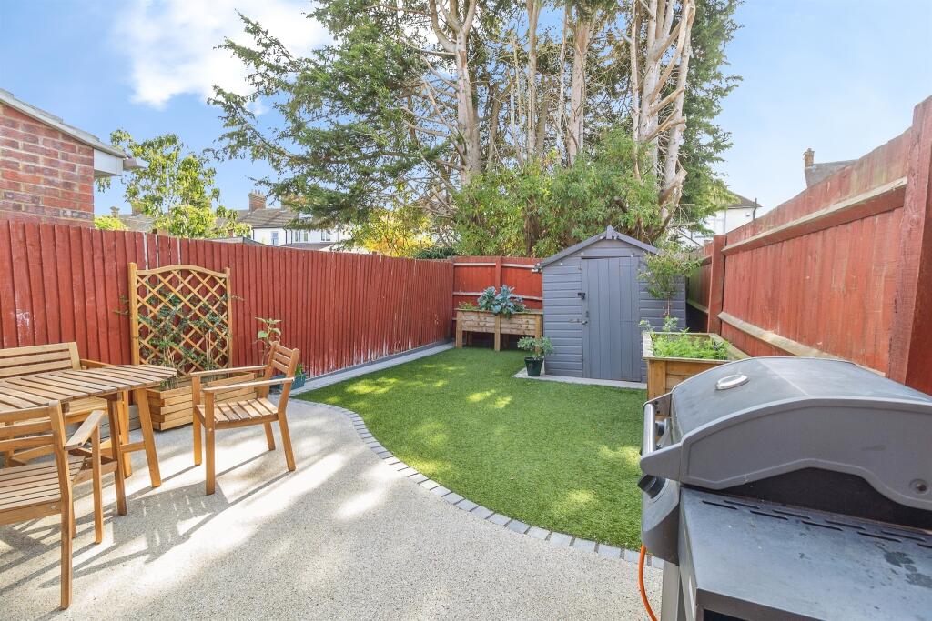 Main image of property: St Georges Close, LEIGHTON BUZZARD