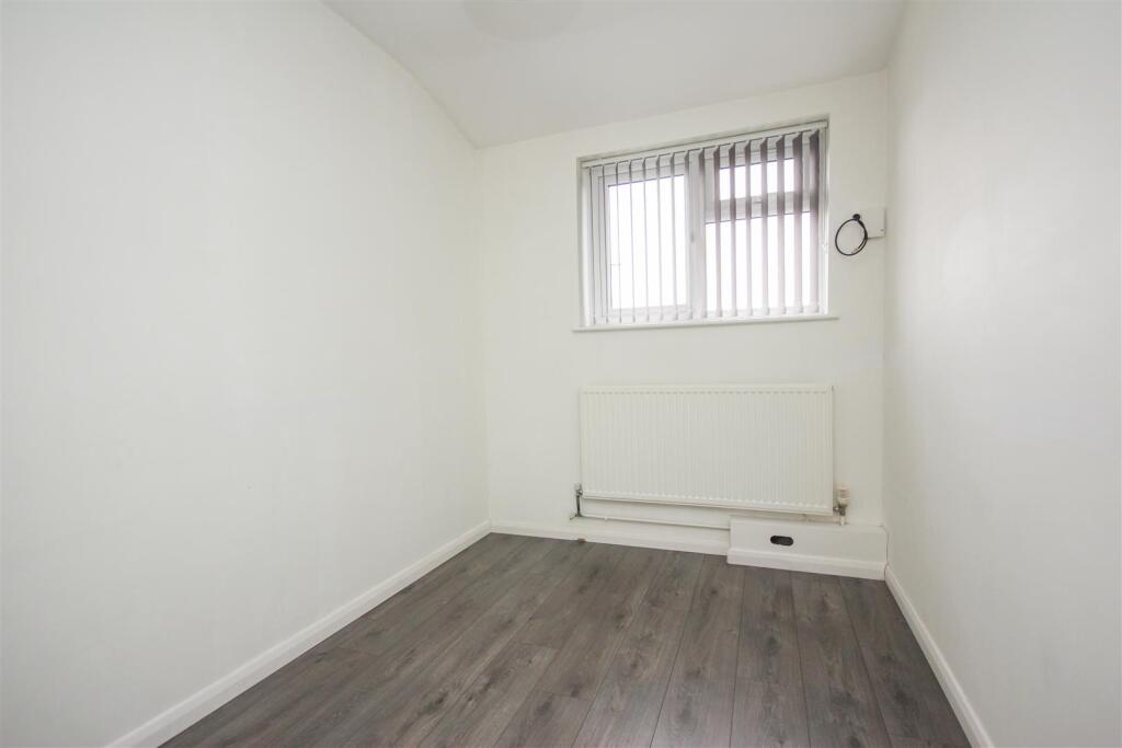 House in Wellingborough, Hatton Park - View 4