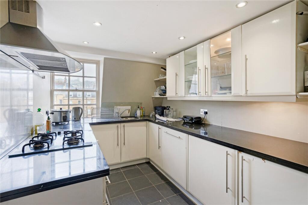 Apartment in Bath, Kingsmead - View 3