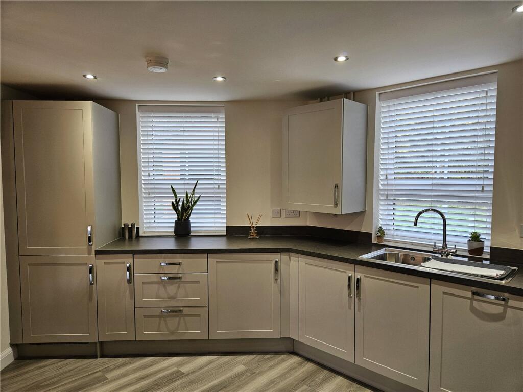 Greenbanks, Lower Stondon, Henlow, Hertfordshire, SG16 photo 3