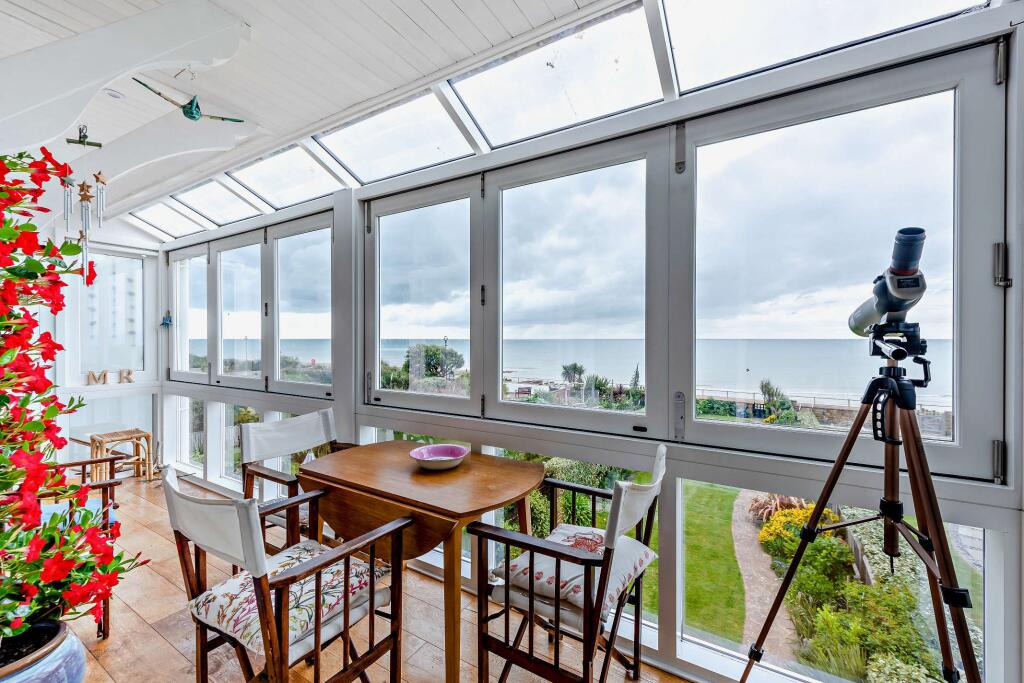 House in Bexhill-on-Sea, Central - More