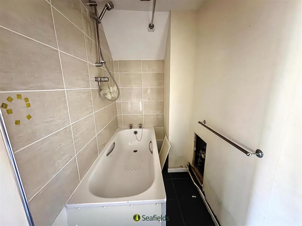 Apartment in Portsmouth - More