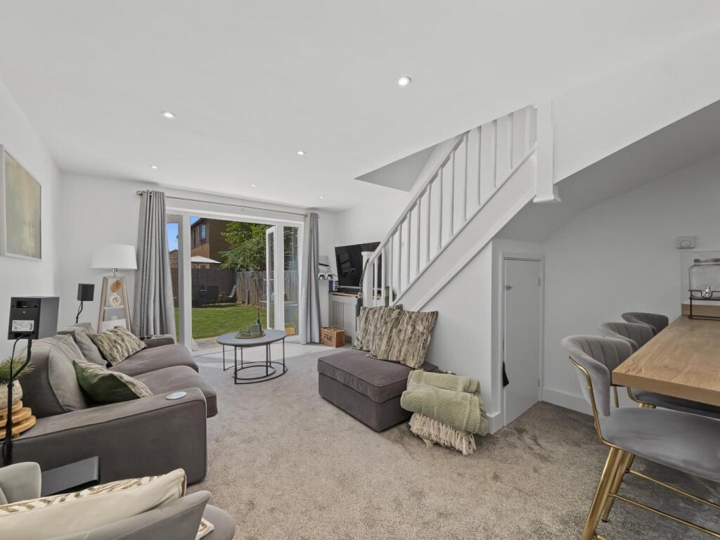 House in Northampton, Duston - View 4