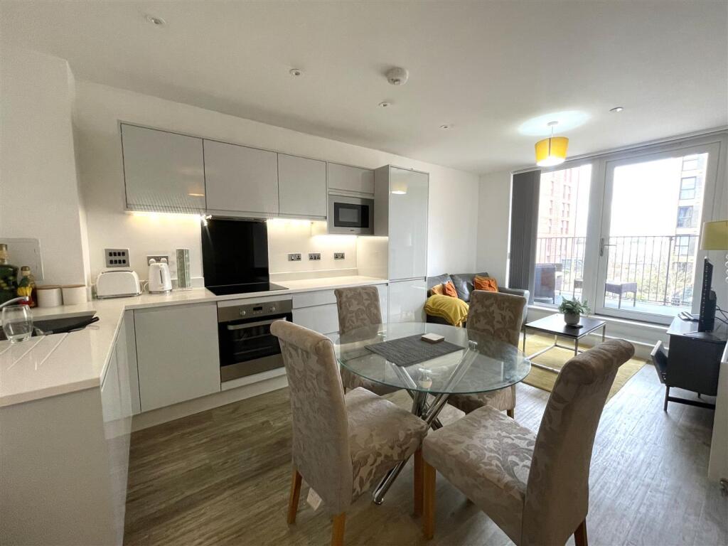 Apartment in Southall - View 2