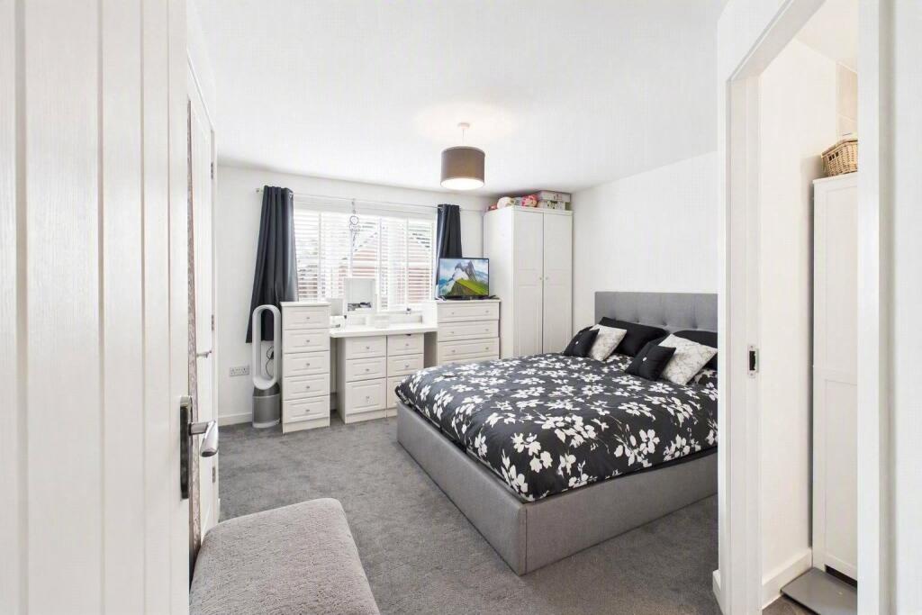House in Swansea, Pembrey and Burry Port Town - More