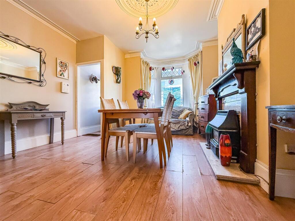 Lynton Grove, Baffins photo 2