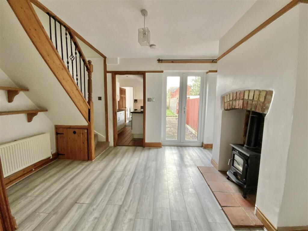 16 Patricks Lane, Deanshanger, Northamptonshire, MK19 6HS photo 4