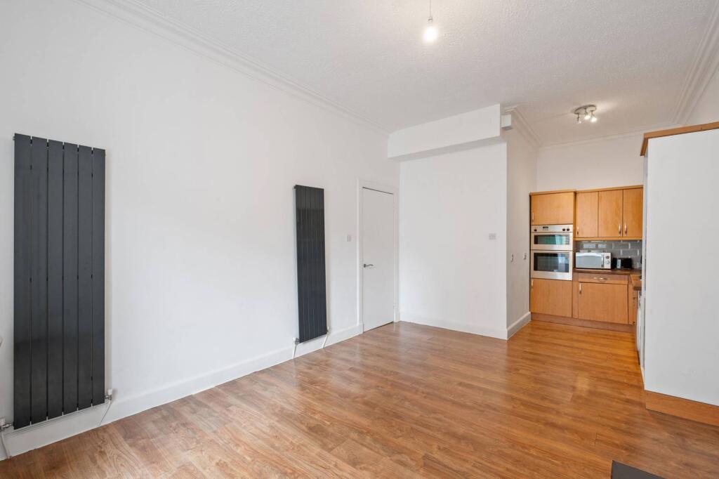 Apartment in Edinburgh - View 4