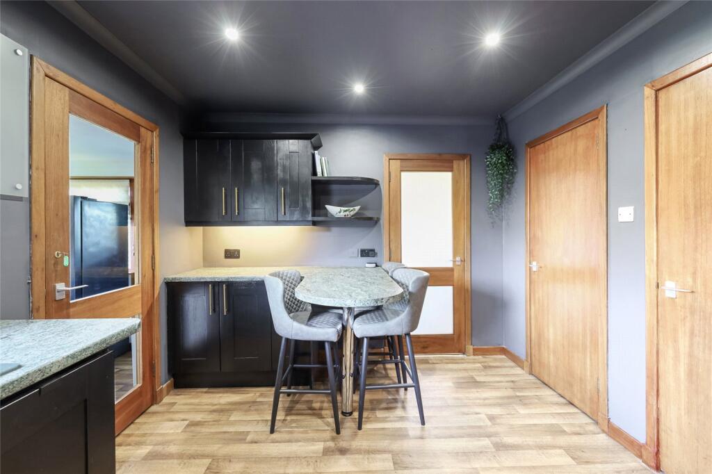 House in Glasgow - More